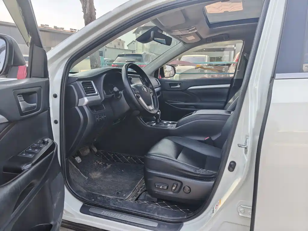 Toyota Highlander — миниатюра 5