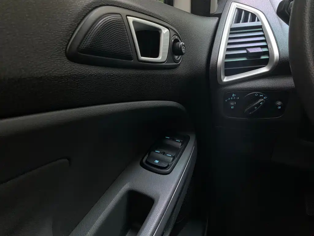 Ford Ecosport — миниатюра 16
