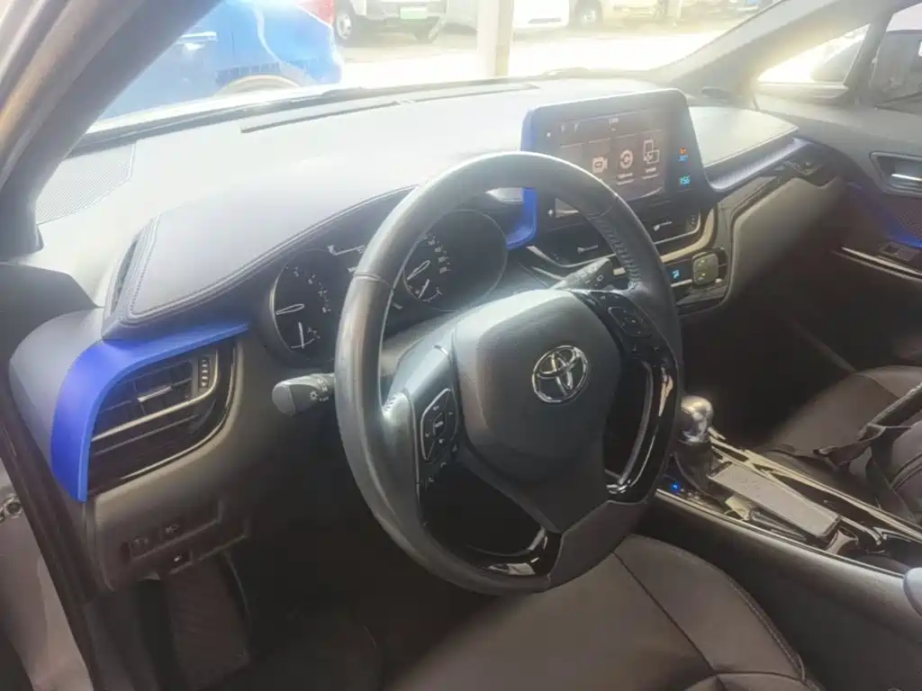 Toyota IZOA — миниатюра 10