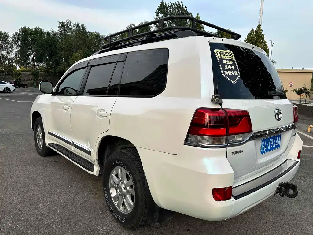 Toyota Land Cruiser 2010 4.7L AT VX