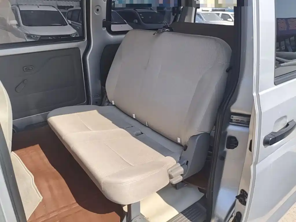 Wuling Rongguang V — миниатюра 17