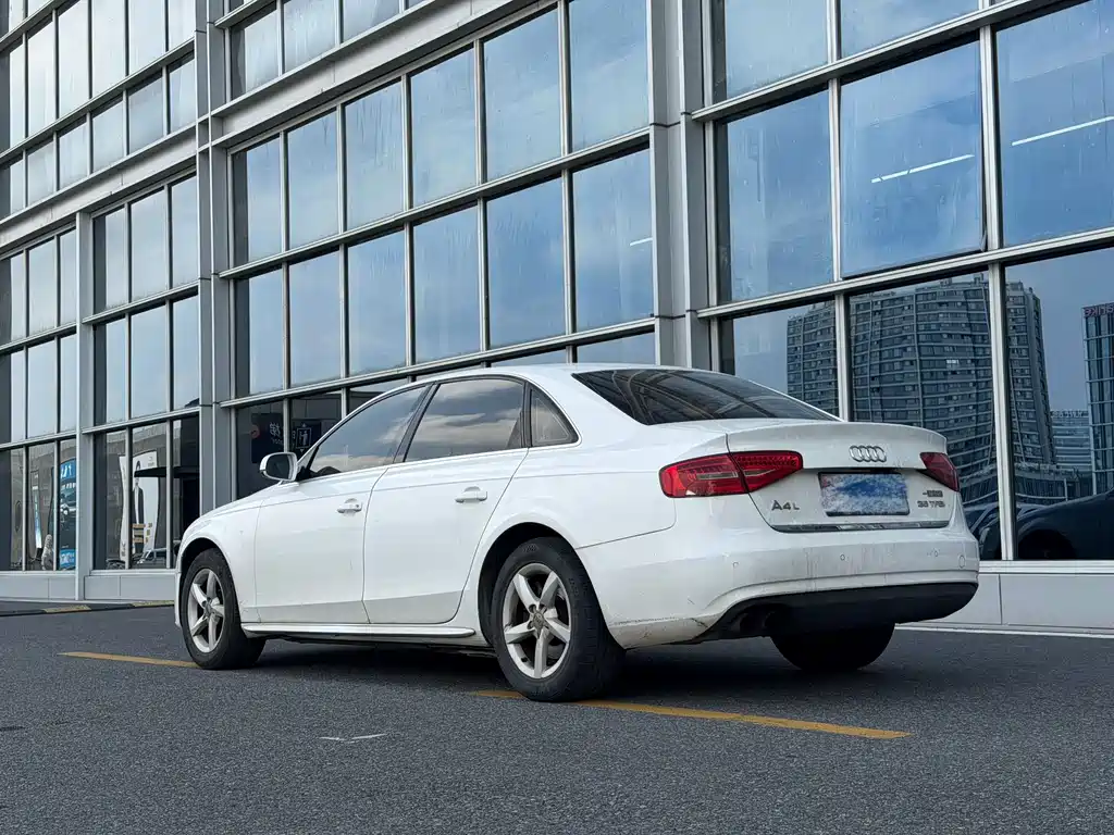 Audi A4L — миниатюра 4