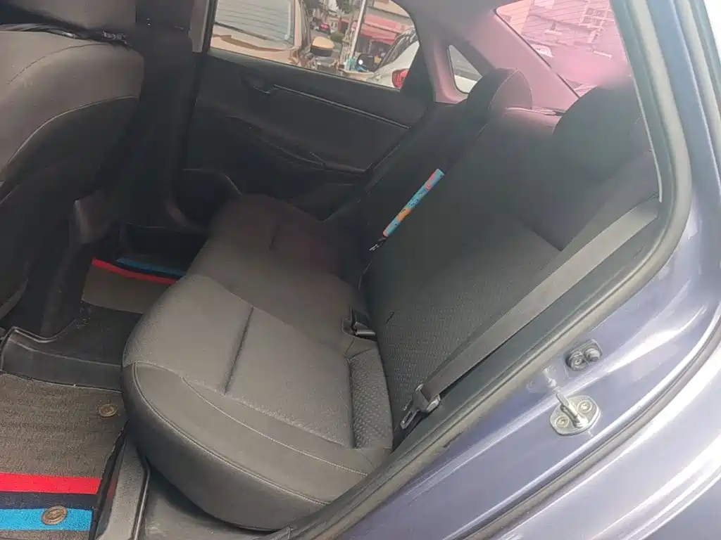 Hyundai Elantra — миниатюра 17
