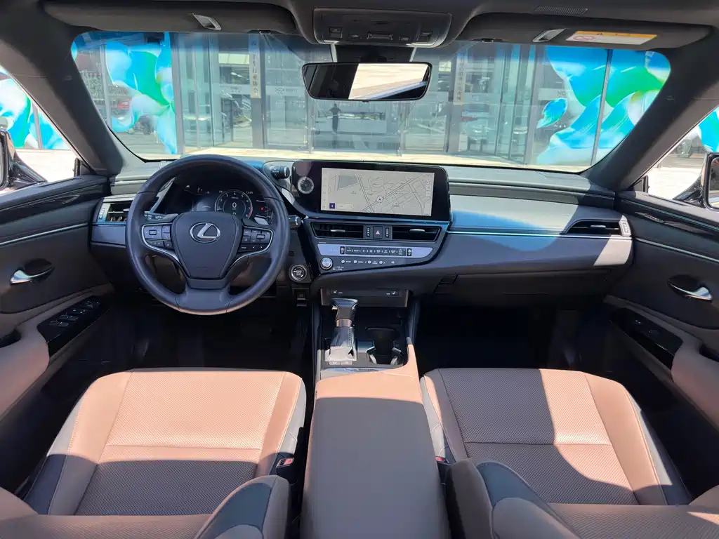 Lexus ES — миниатюра 12