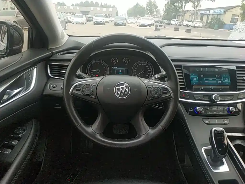 Buick LaCrosse — миниатюра 11