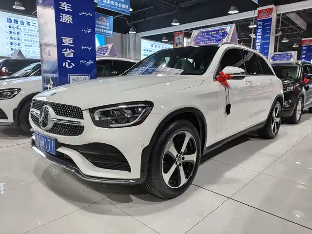 MERCEDES-BENZ GLC
