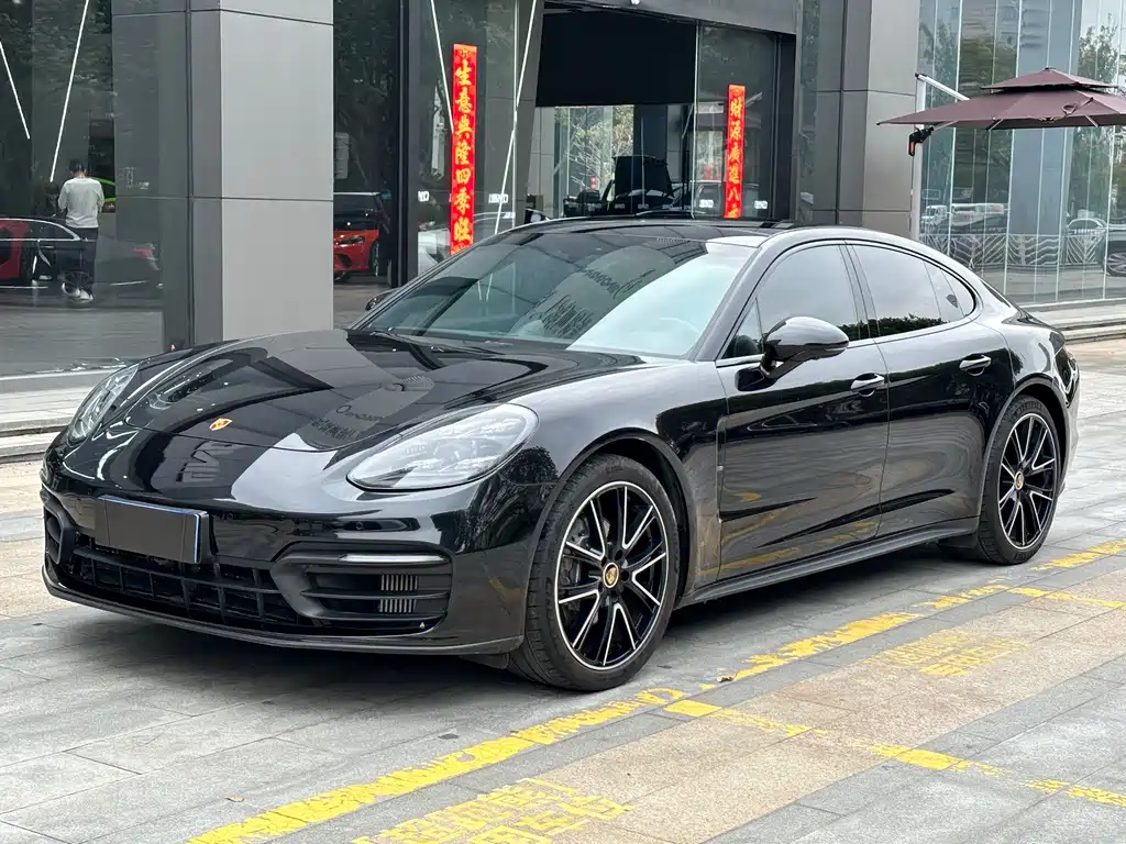 Porsche Panamera 2023