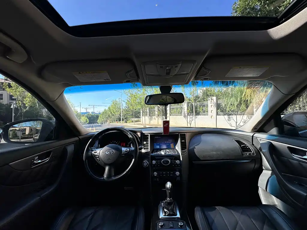 Infiniti FX — миниатюра 6