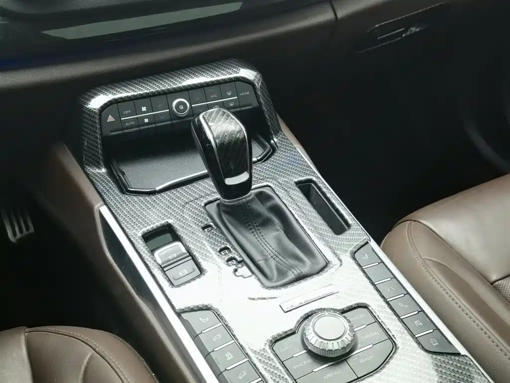 WEI PAI WEI BRAND VV7