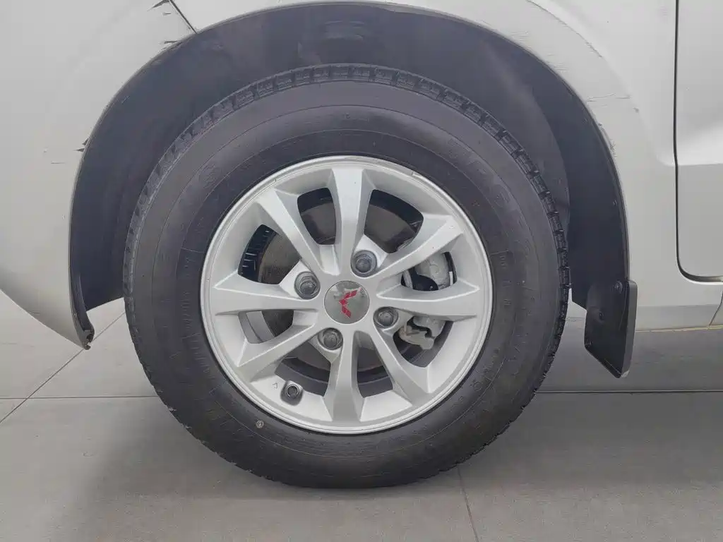 Wuling Hongguang V — миниатюра 17