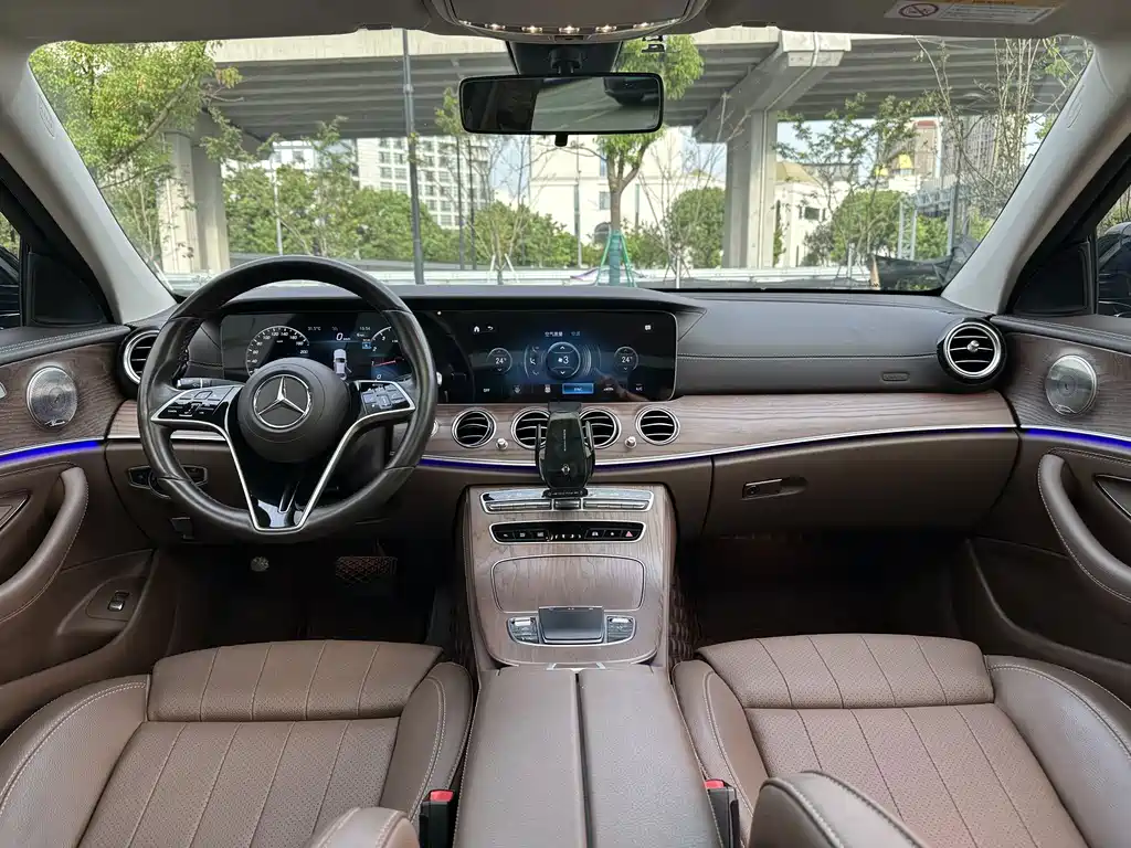 Mercedes-Benz E-Class — миниатюра 8