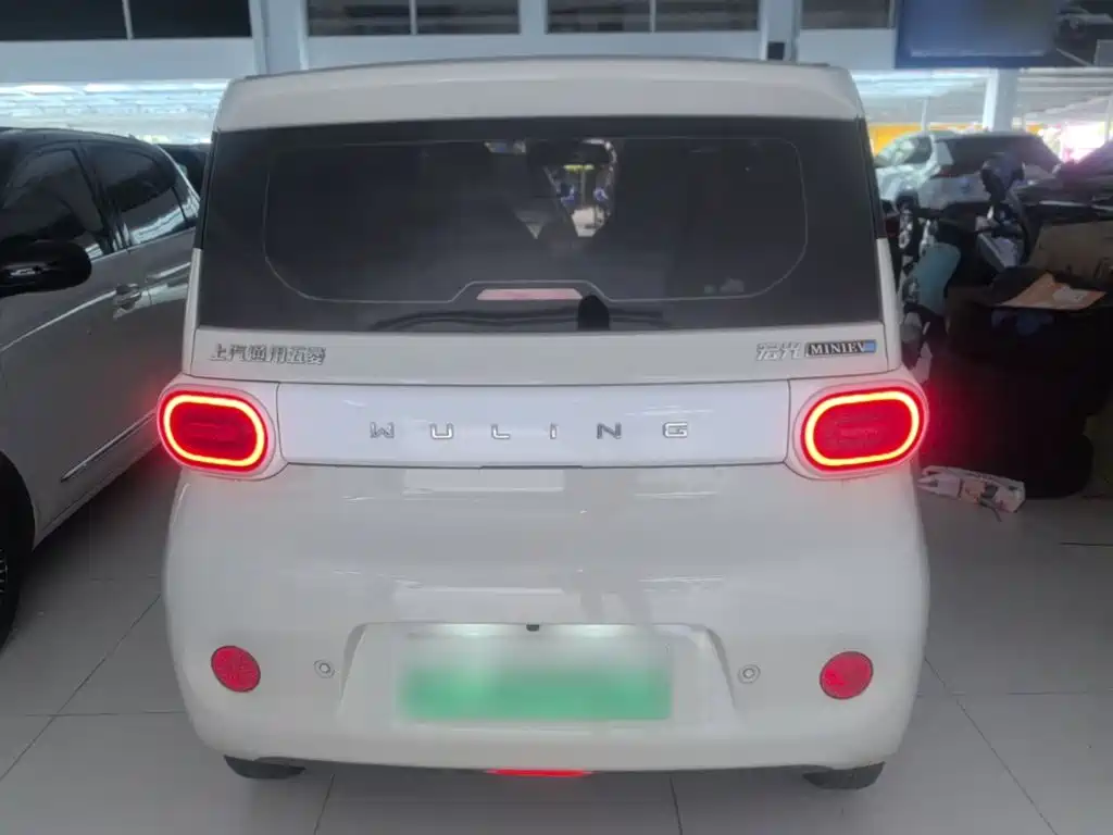 Wuling MINIEV — миниатюра 6