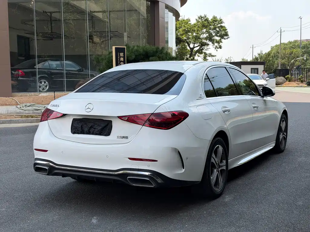 Mercedes-Benz C-Class — миниатюра 15