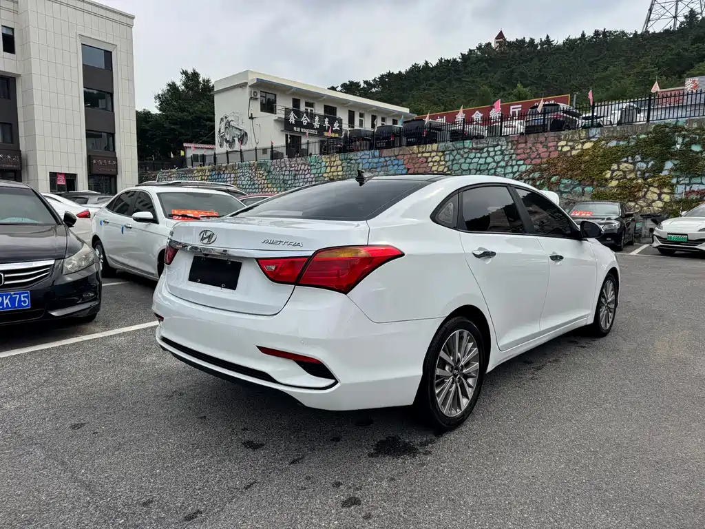 Hyundai Mistra — миниатюра 9