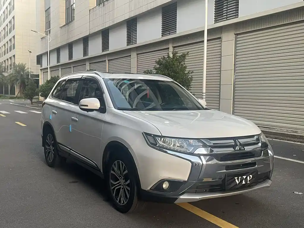 Mitsubishi Outlander — миниатюра 3