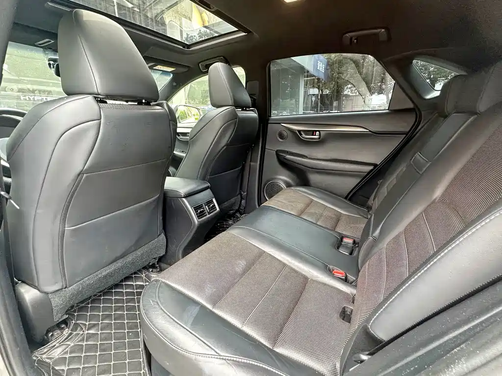 Lexus NX — миниатюра 8