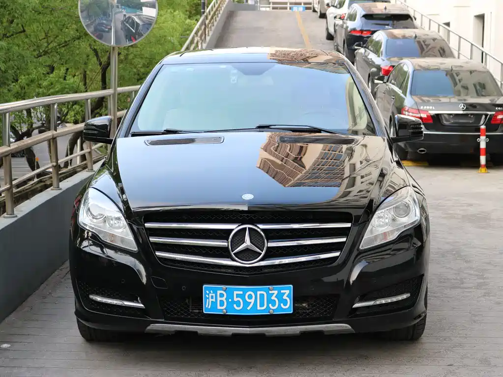 Mercedes-Benz R 2017 R 320 4MATIC