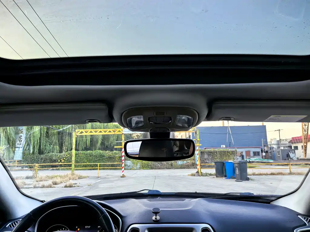Jeep Compass — миниатюра 8