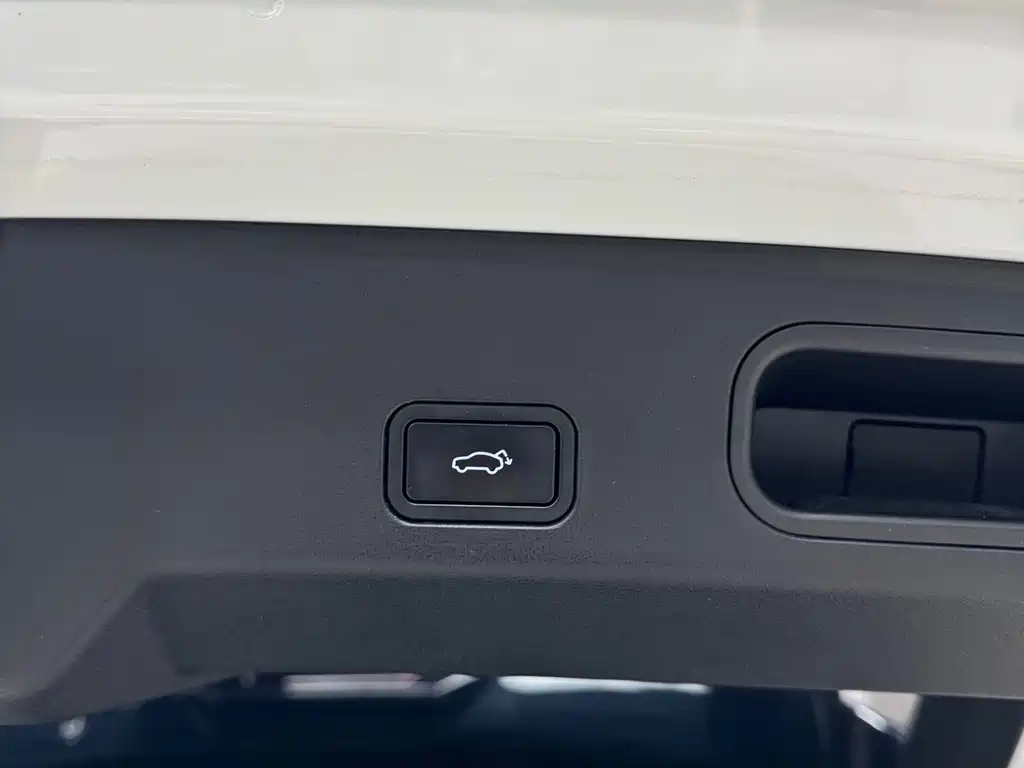 Geely Boyue L — миниатюра 22