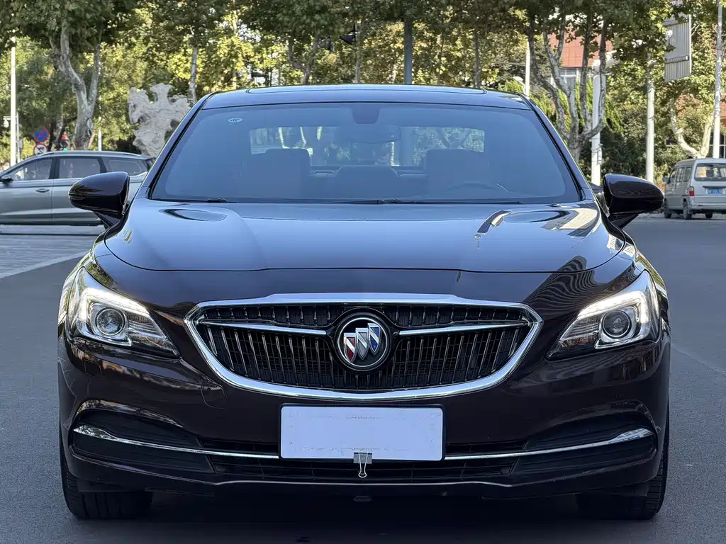 Buick LaCrosse — миниатюра 2