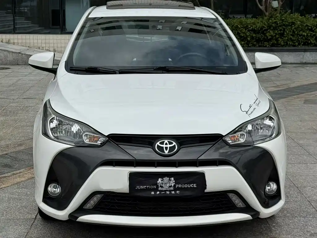 Toyota Yaris L — миниатюра 2