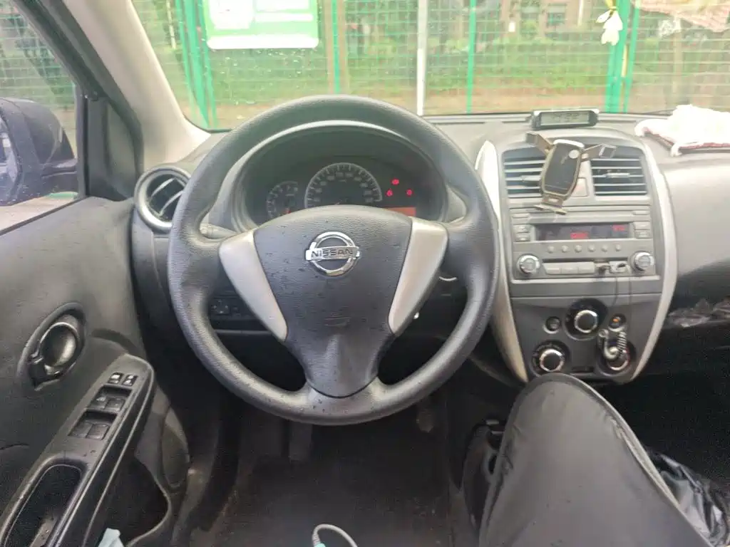 Nissan Sunny — миниатюра 3