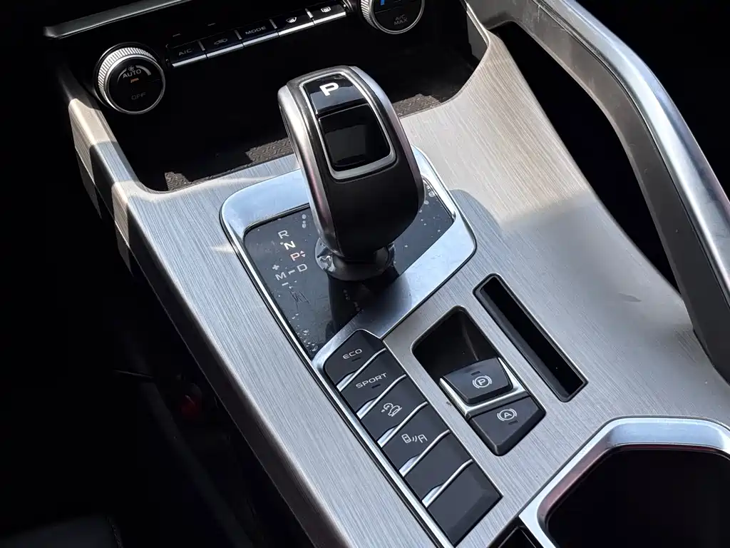 Geely Binyue — миниатюра 22