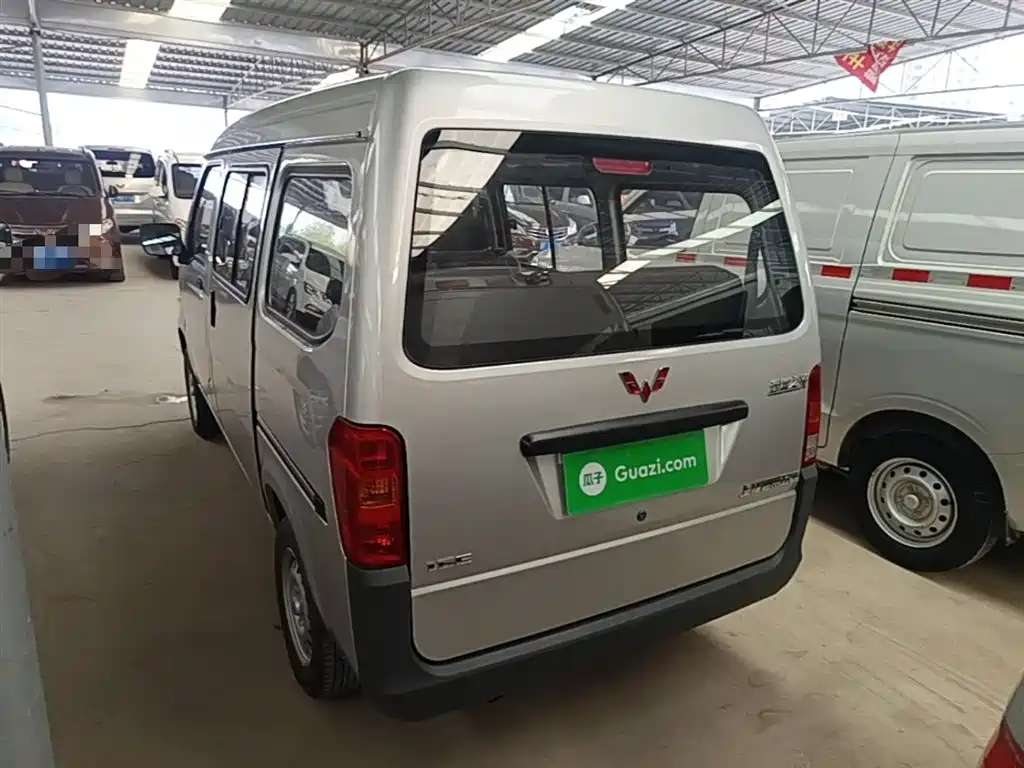 Wuling Sunshine 2023 1.5L 5/7 мест
