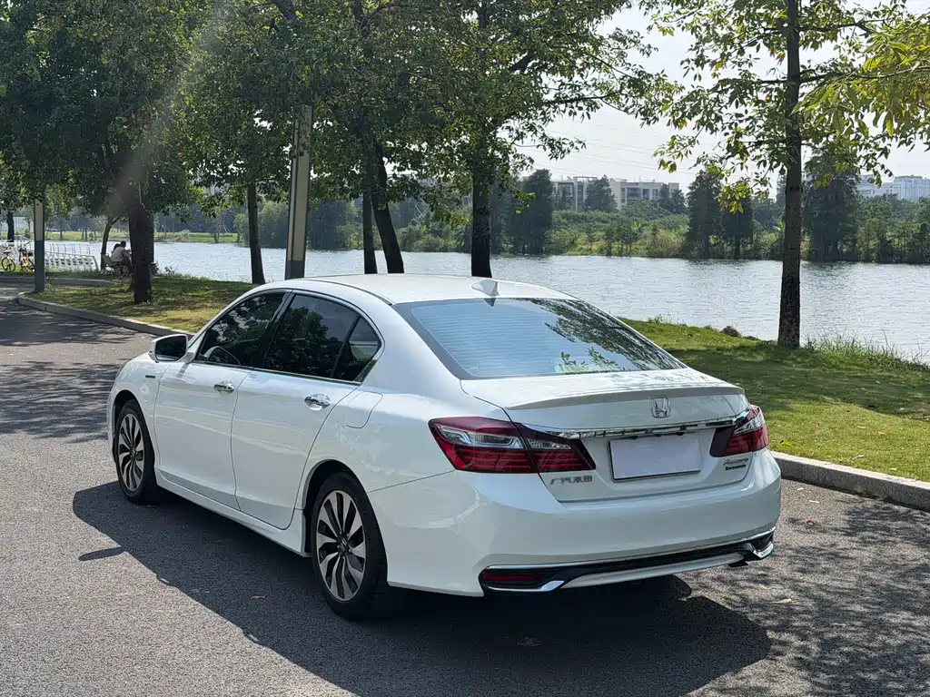 Honda Accord — миниатюра 6
