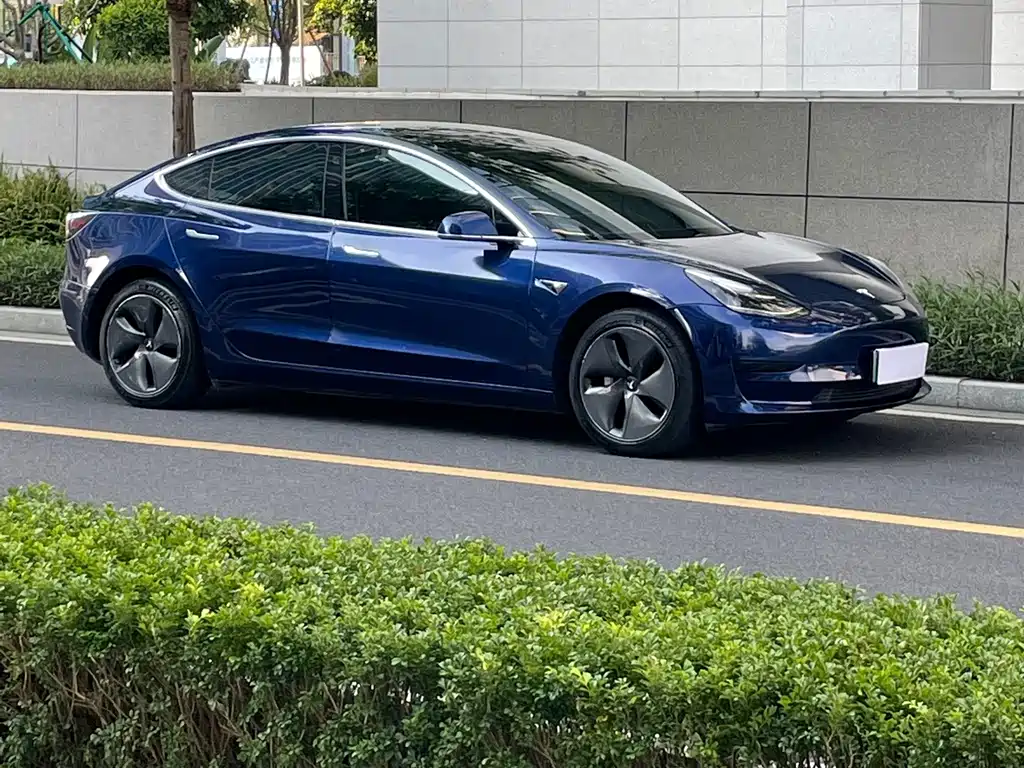 Tesla Model 3 — миниатюра 16