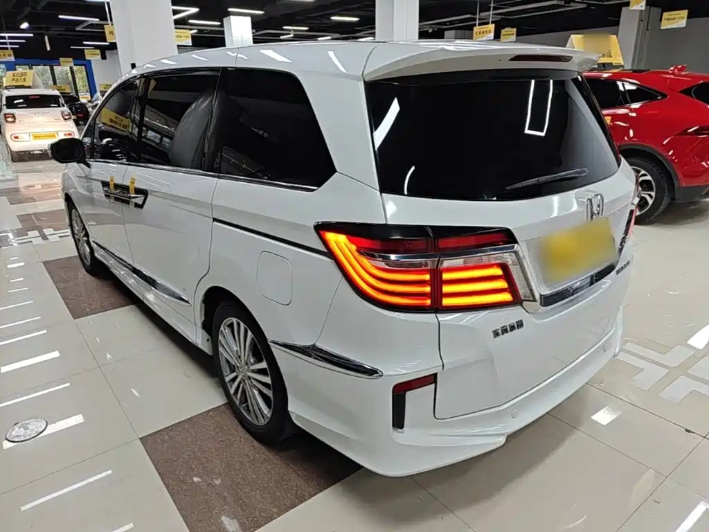 Honda Elysion — миниатюра 5