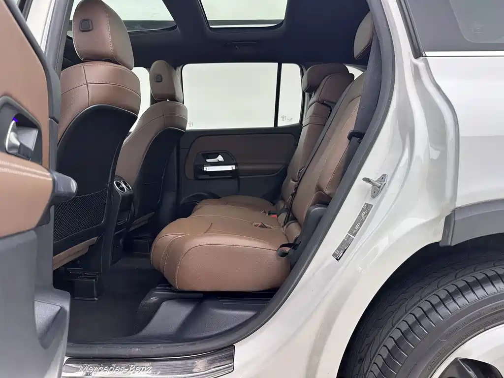 Mercedes-Benz GLB — миниатюра 15
