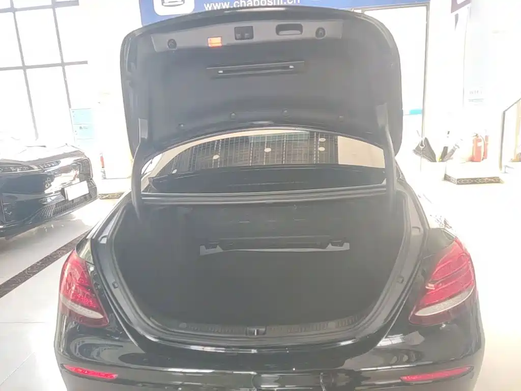 Mercedes-Benz E-Class — миниатюра 19