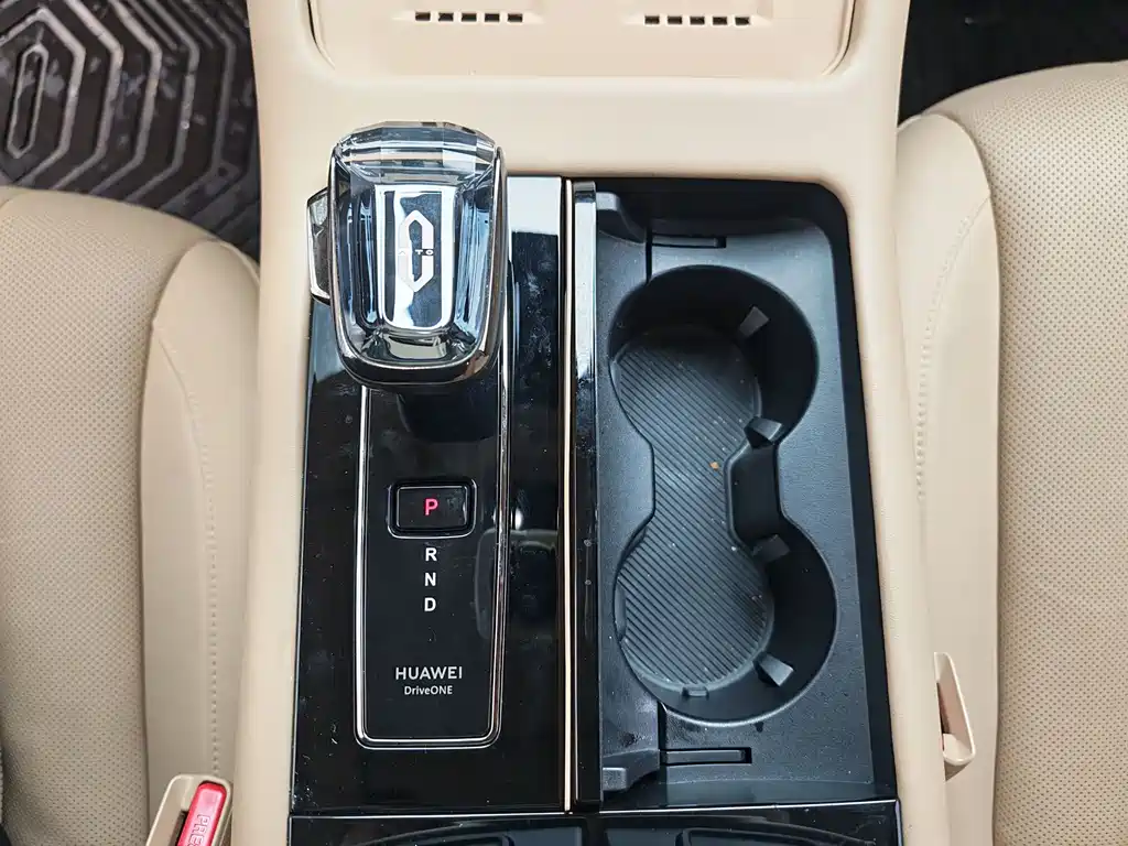 Aito M7 2024 1.5T Smart Drive Max 6 мест