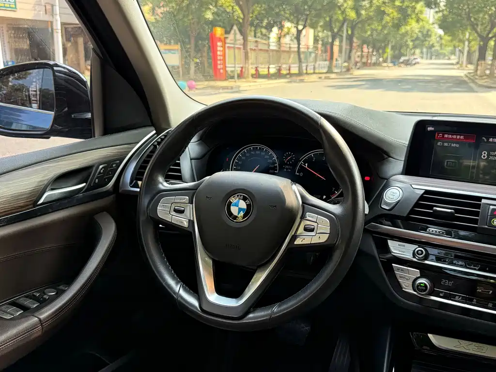 BMW X3 — миниатюра 8