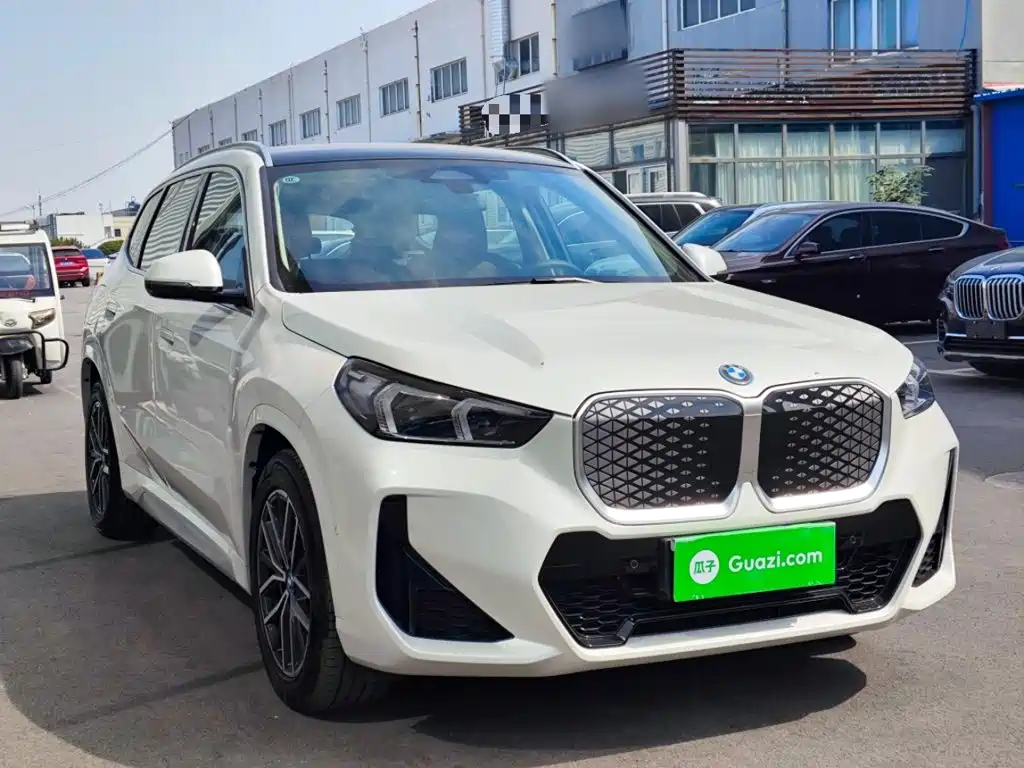 BMW iX1 — миниатюра 4