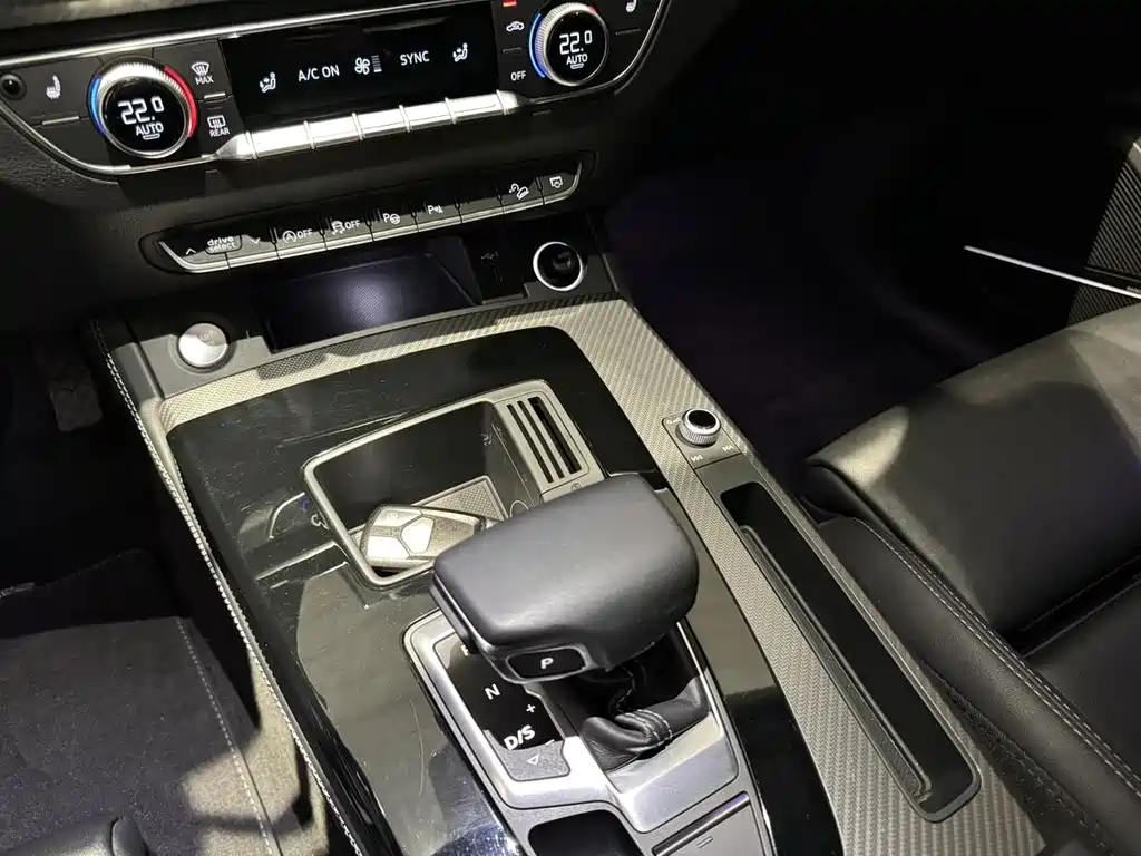 Audi Q5L — миниатюра 13