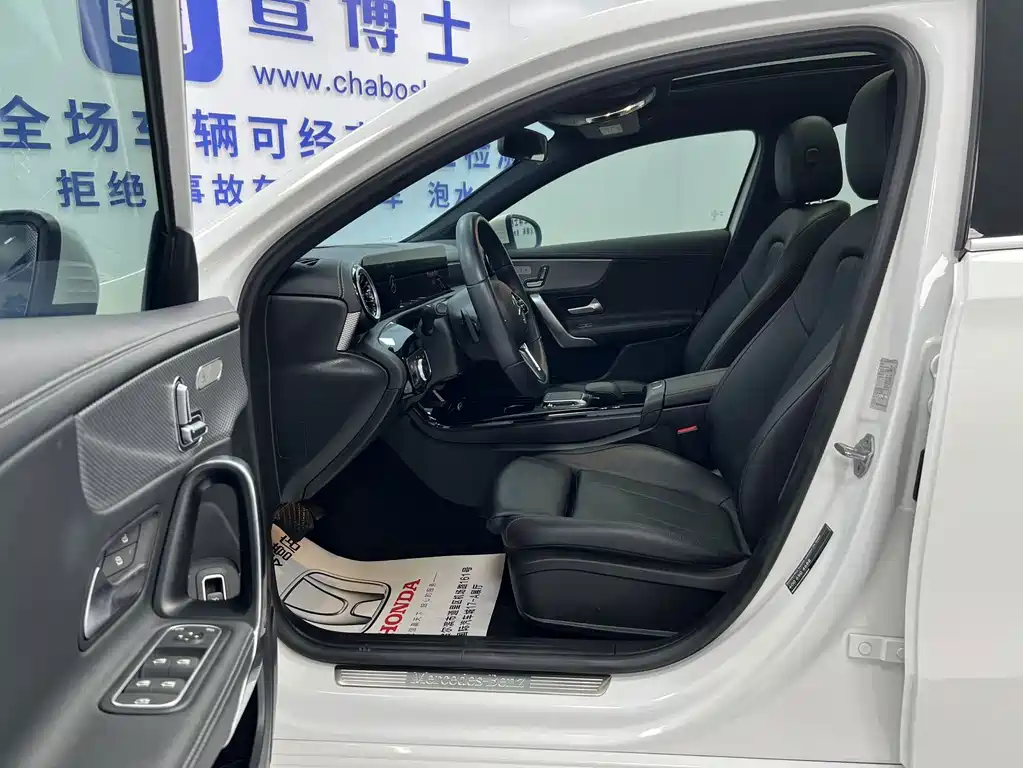 Mercedes-Benz A-Class Facelift A 180 L Sport Sedan, фото 7