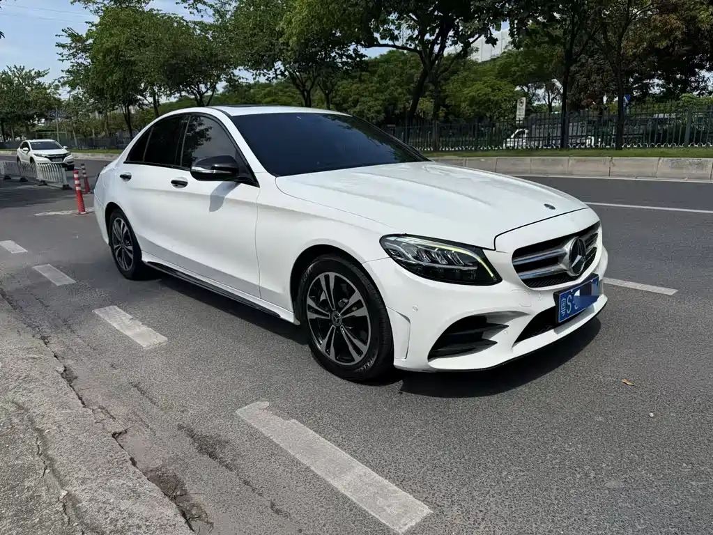Mercedes-Benz C-Class — миниатюра 3