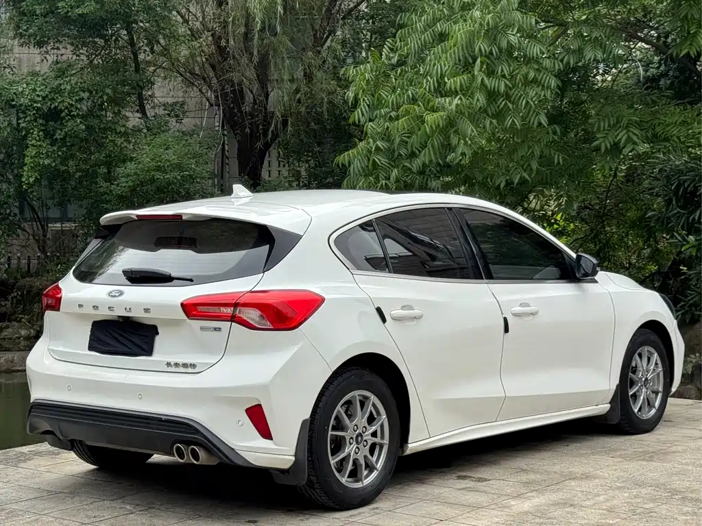 Ford Focus — миниатюра 5