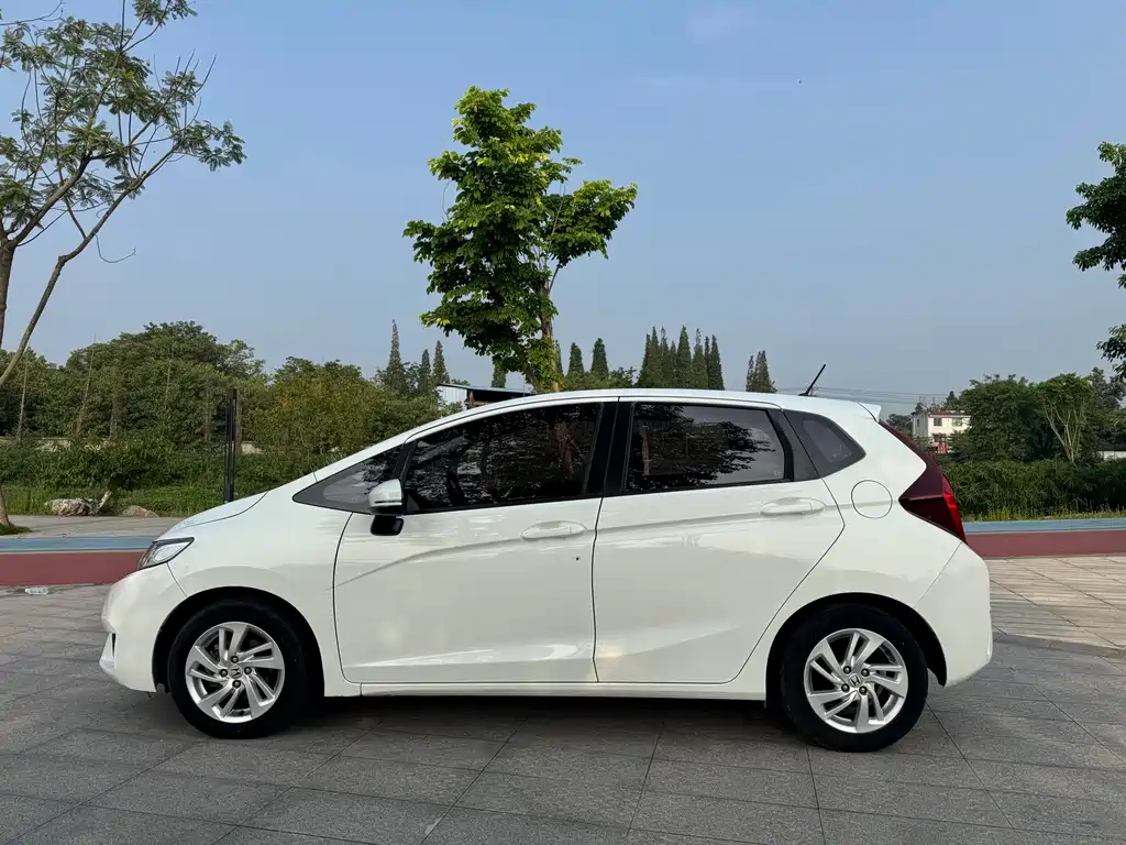 Honda Fit 2016 1.5L SES CVT Fashion