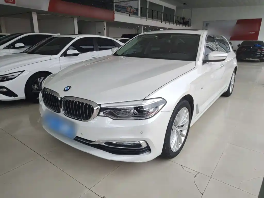 BMW 5 Series — миниатюра 3