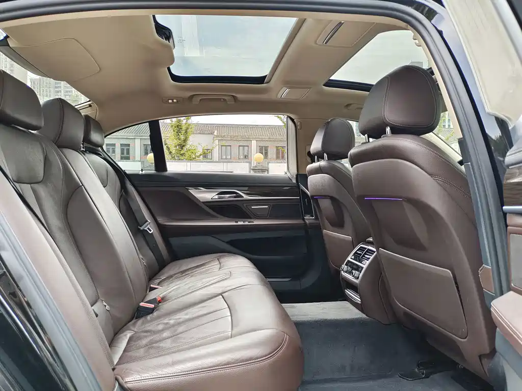 BMW 7 Series 7 2017 730Li Lead