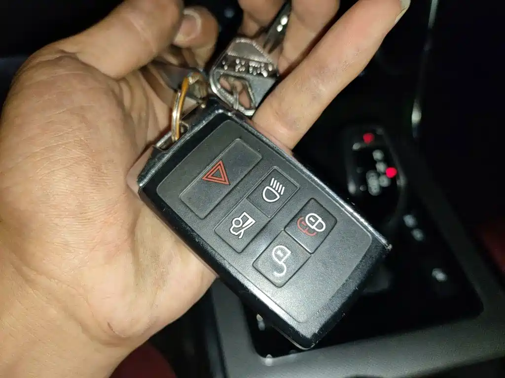 Jaguar XEL — миниатюра 9
