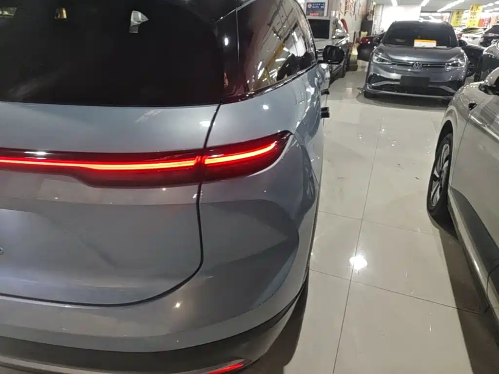 NIO ES6 — миниатюра 8