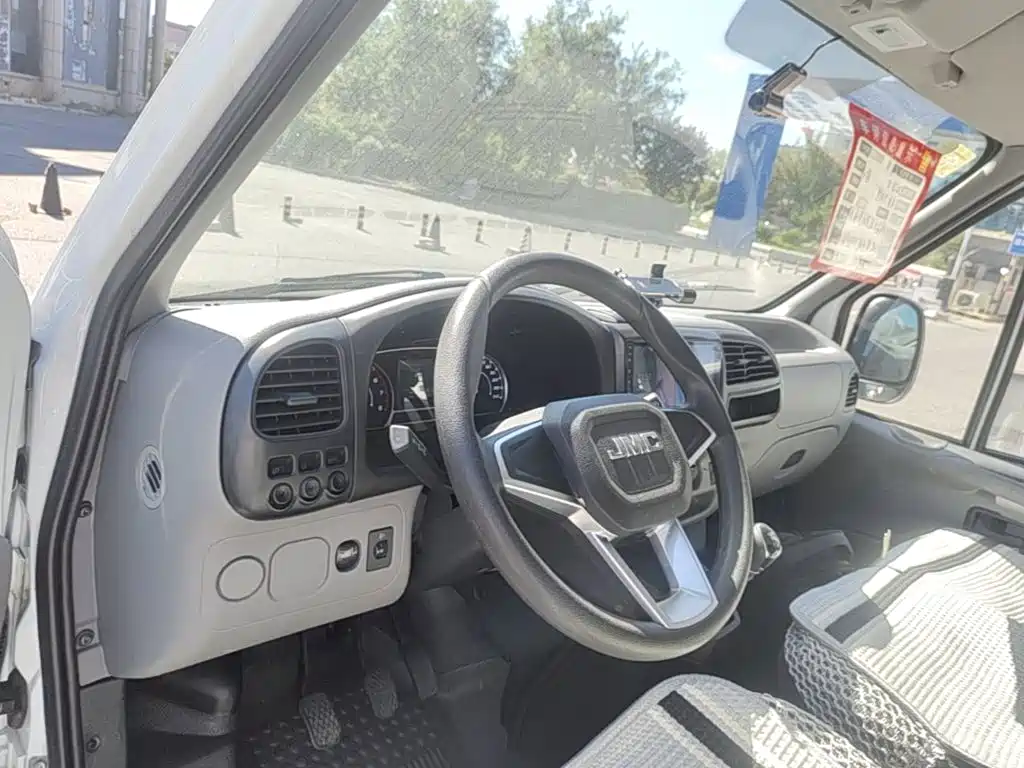 JMC Tesla — миниатюра 10