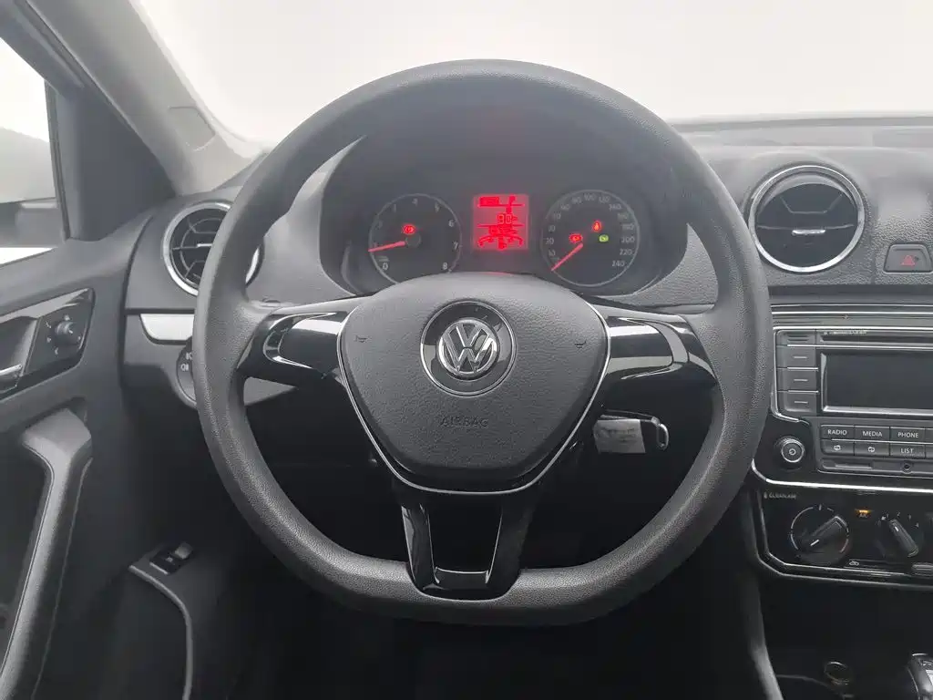 Volkswagen Jetta — миниатюра 11