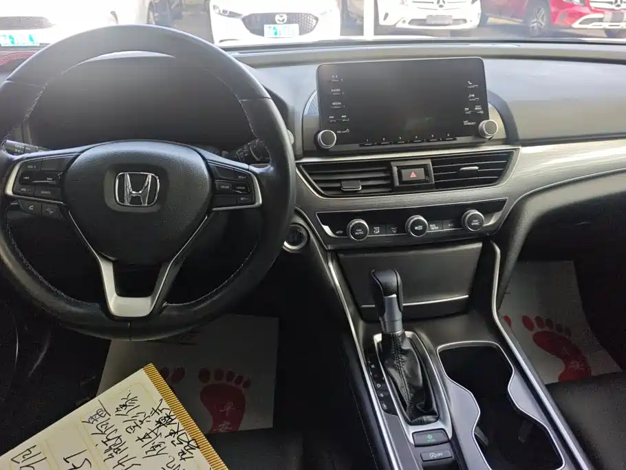 Honda Accord — миниатюра 12