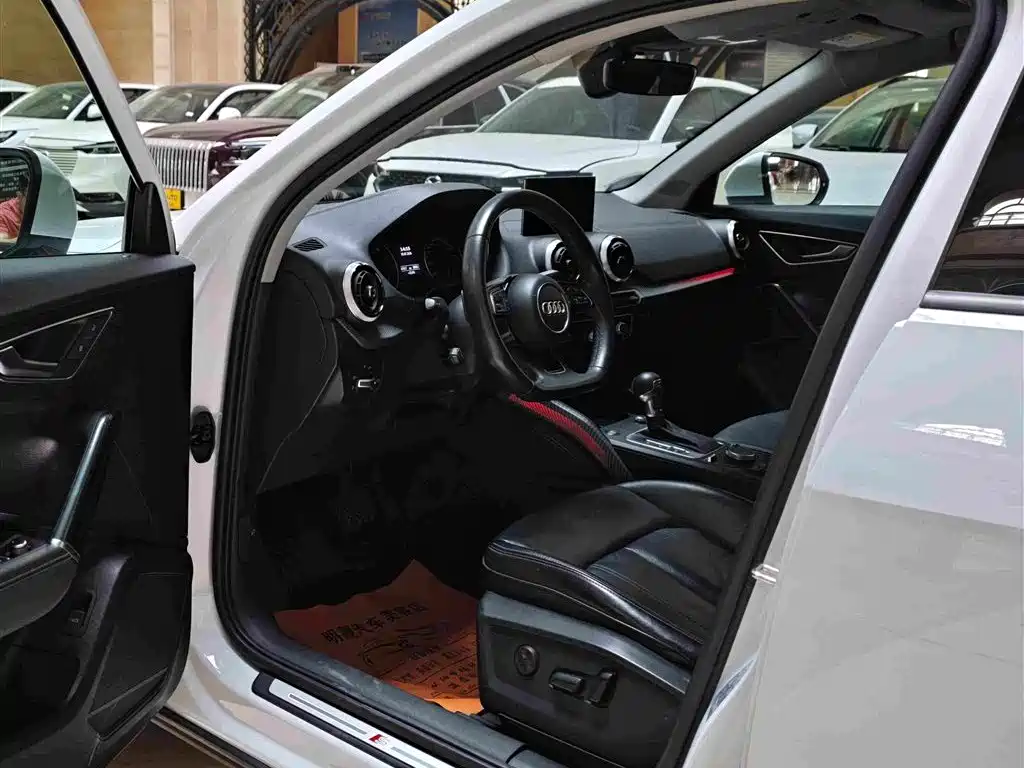 Audi Q2L — миниатюра 4