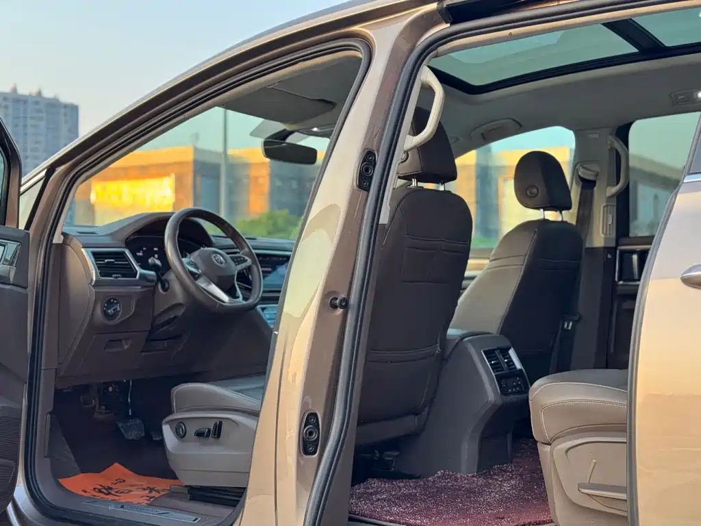 Volkswagen Viloran 2022 330TSI Luxury